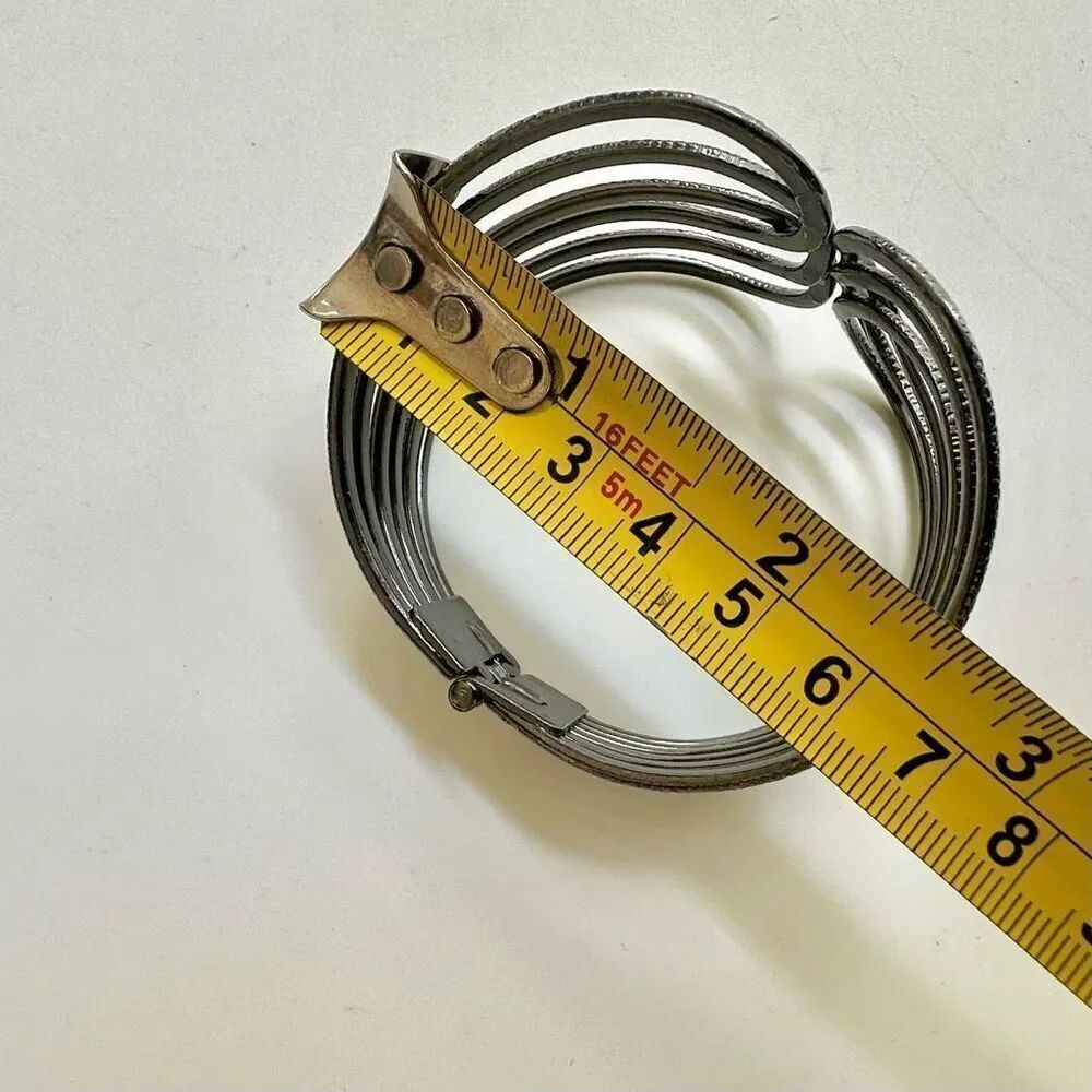 Grey hinged bangle bracelet - Picture 7 of 8